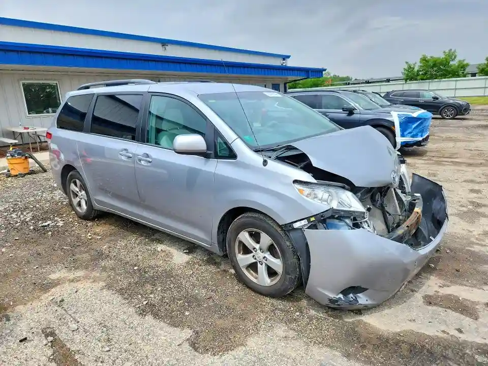 5TDKK3DC8DS391491 2013 TOYOTA SIENNA-3