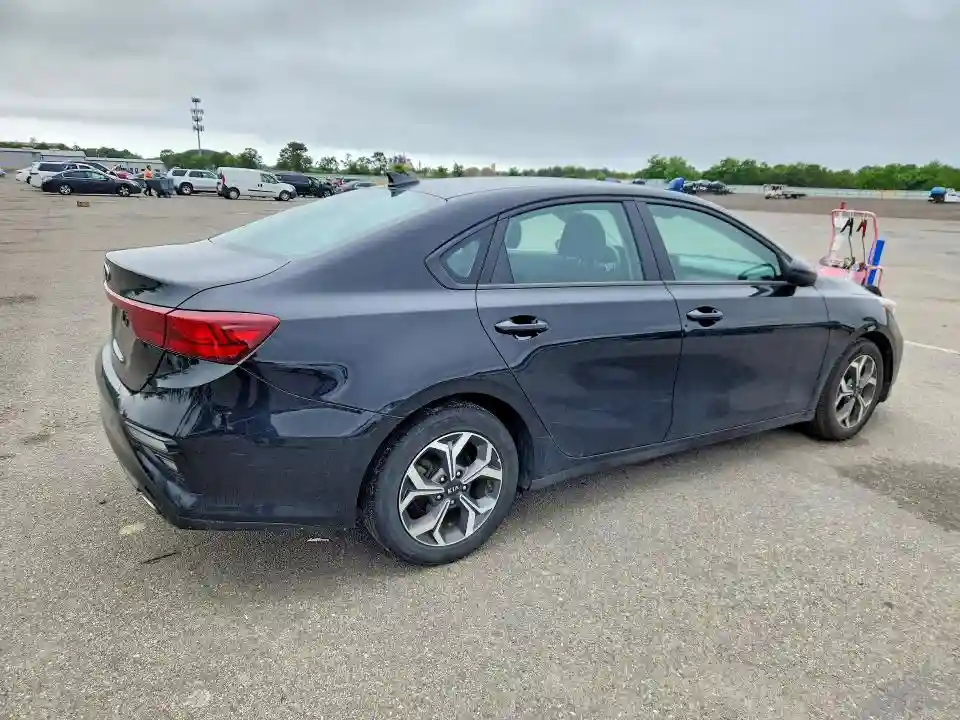3KPF24ADXME409343 2021 KIA FORTE LXS-2