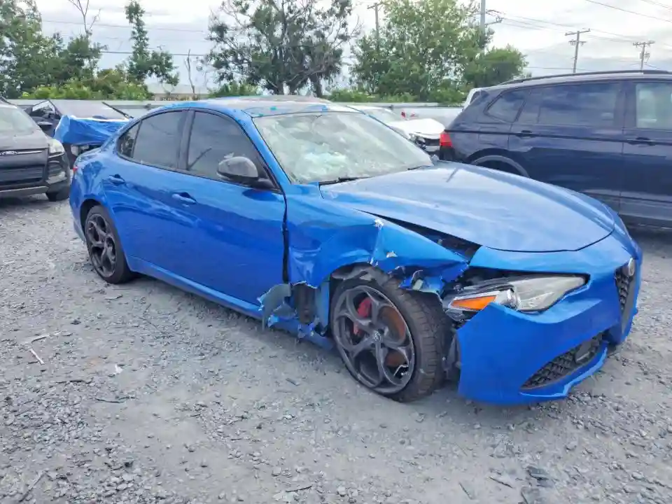 ZARFAMBN9K7607201 2019 ALFA ROMEO GIULIA-3