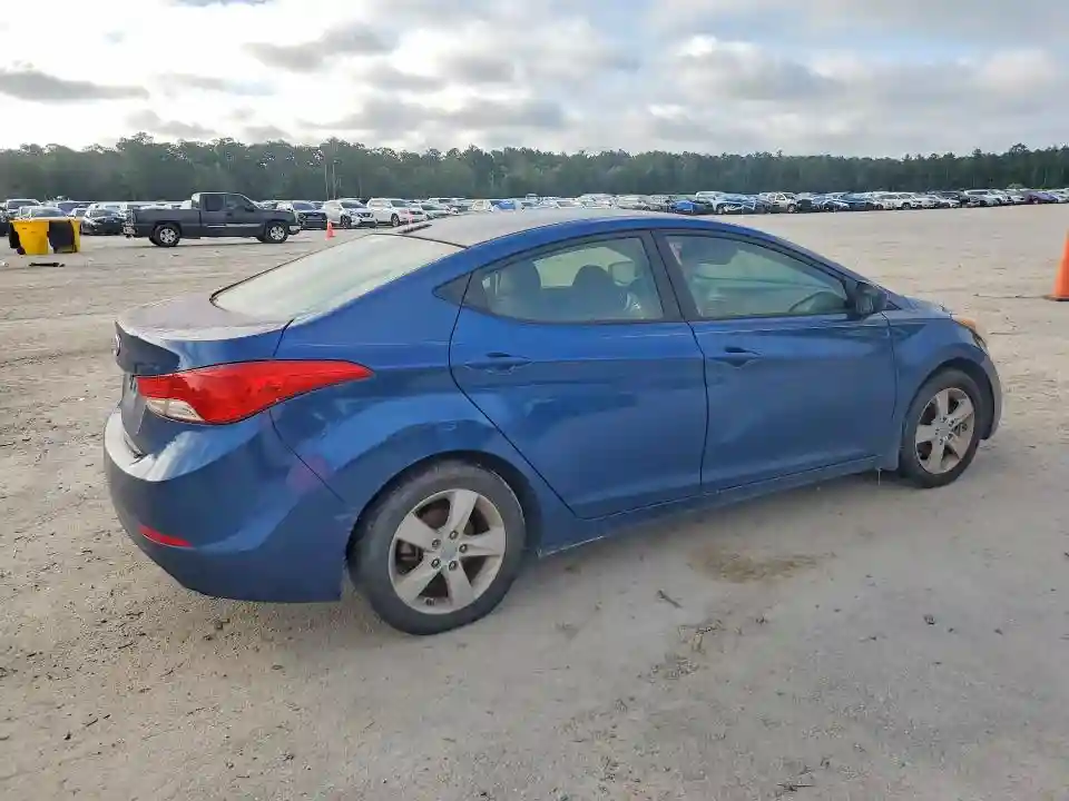KMHDH4AE3DU998375 2013 HYUNDAI ELANTRA-2