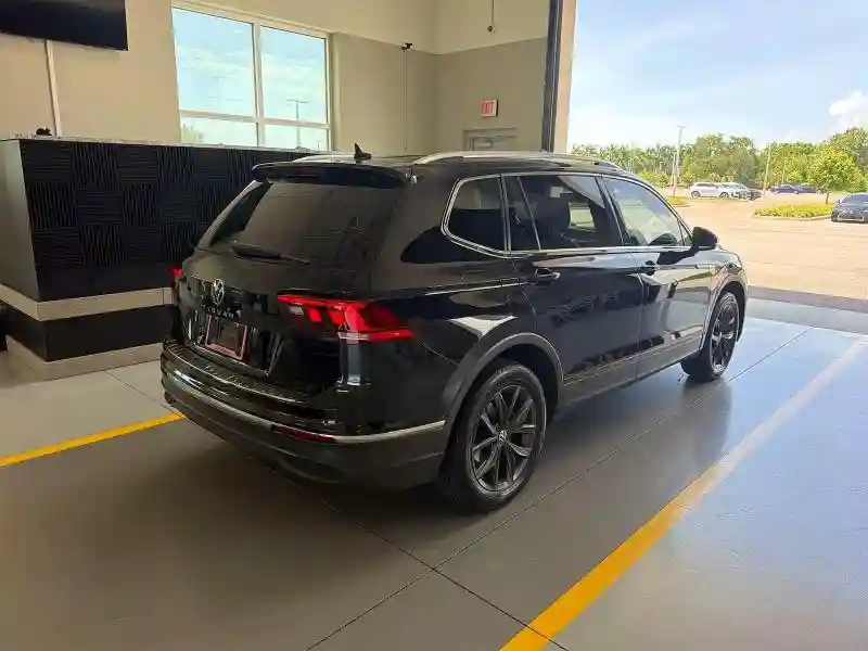 3VV3B7AX7NM110142 2022 VOLKSWAGEN TIGUAN-3