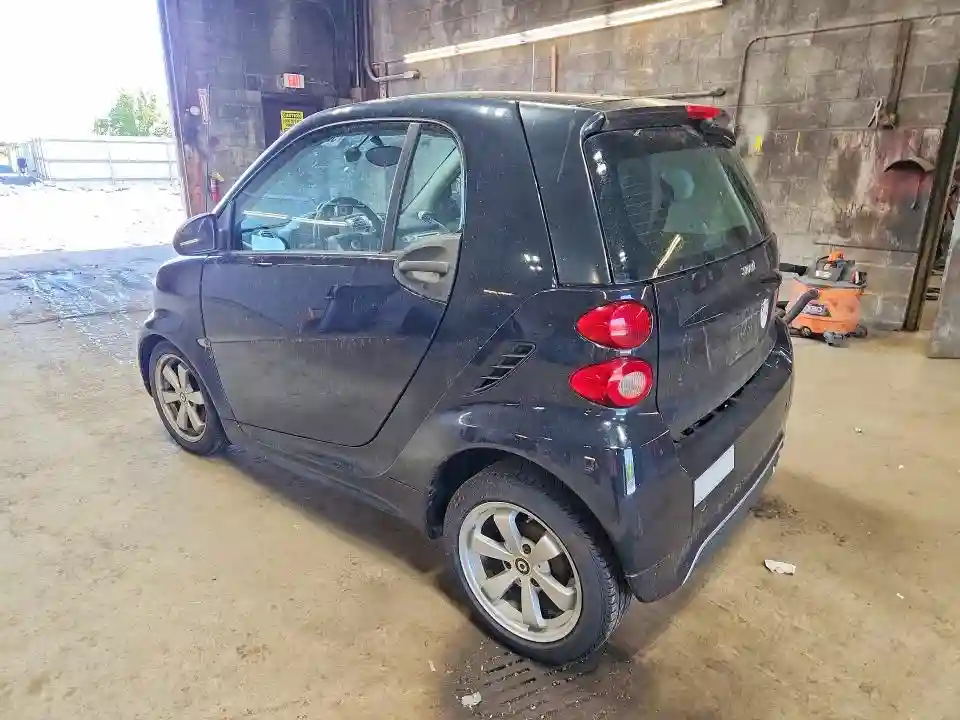 WMEEJ3BA2DK637865 2013 SMART FORTWO-1