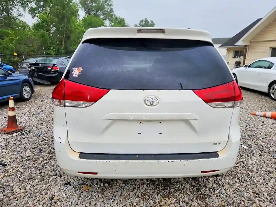 5TDYK3DC2DS382540 2013 TOYOTA SIENNA-5