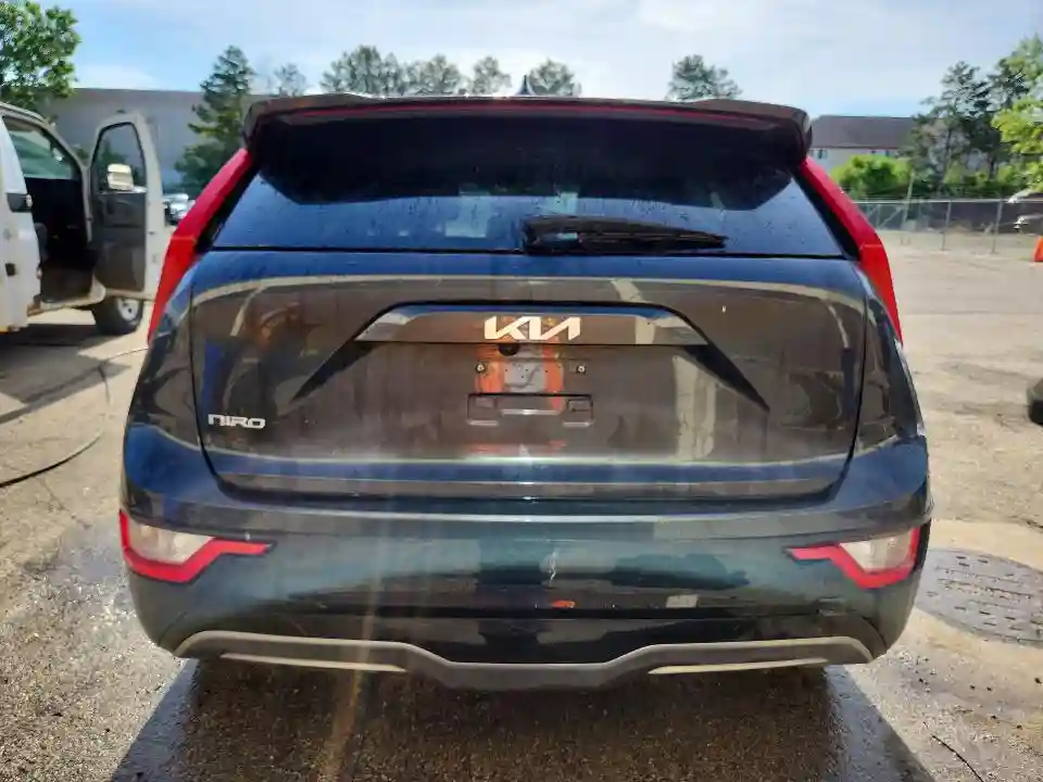 KNDCR3L17P5045295 2023 KIA NIRO-5