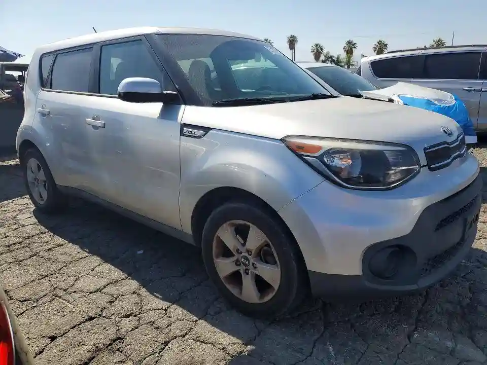 KNDJN2A20J7622091 2018 KIA SOUL-3