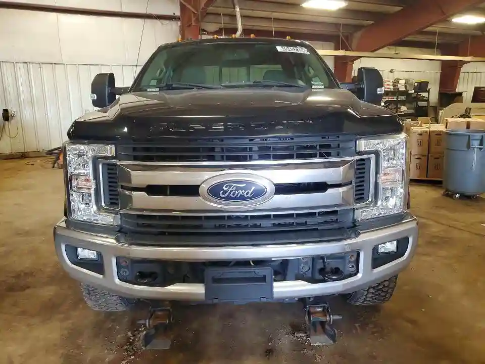 1FT7X2B6XJEB88425 2018 FORD F250-4