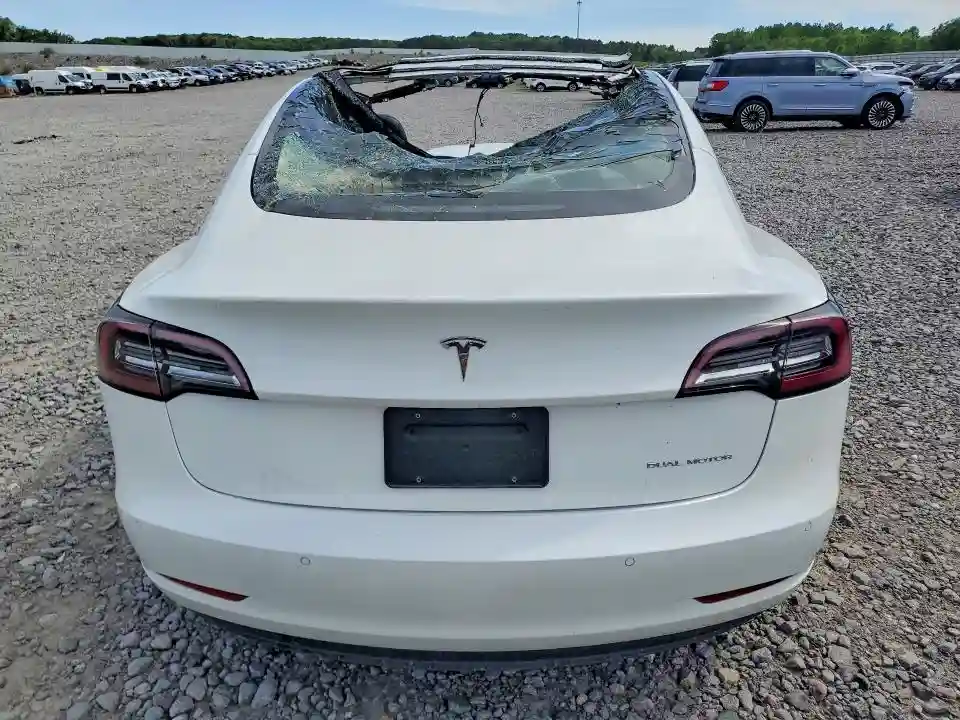 5YJ3E1EB1NF211991 2022 TESLA MODEL 3-5