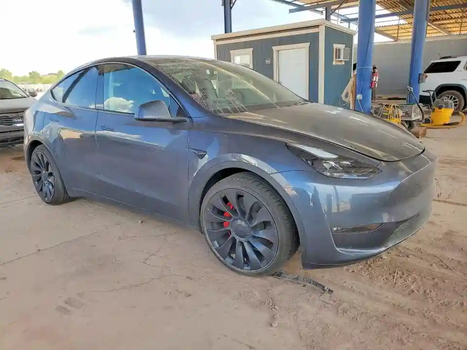 7SAYGDEF7PF756281 2023 TESLA MODEL Y-3