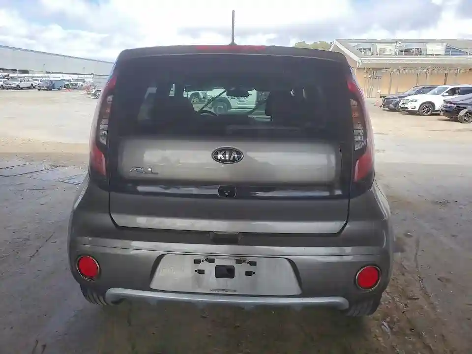 KNDJP3A5XJ7577011 2018 KIA SOUL-5