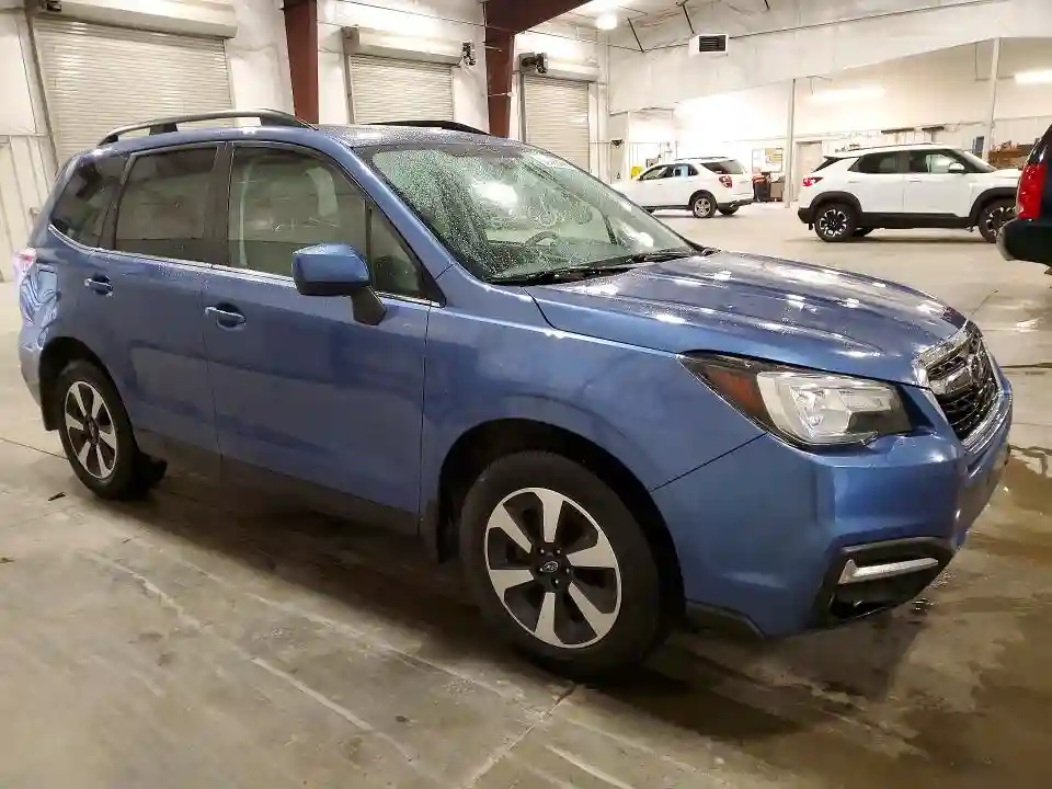 JF2SJARC5JH544135 2018 SUBARU FORESTER-3