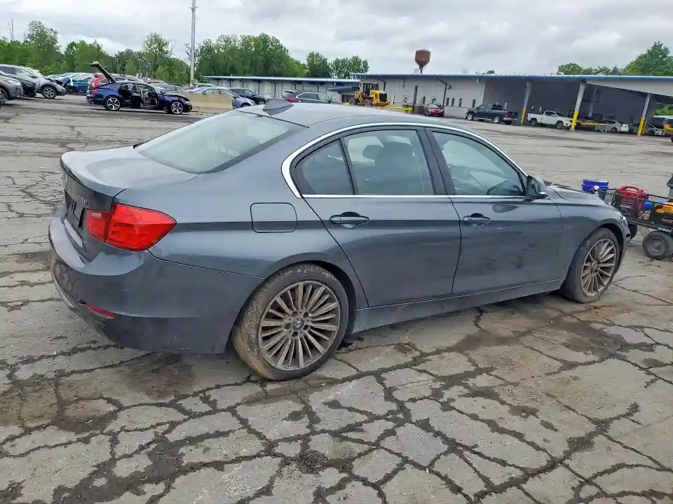 WBA3B5C59DF138941 2013 BMW 3 SERIES-2