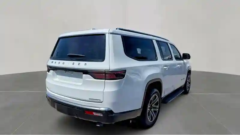 1C4SJSBP9PS557564 2023 JEEP WAGONEER-3