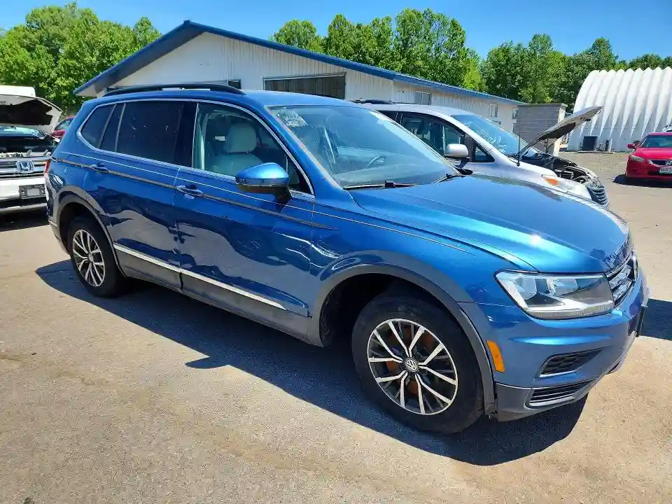 3VV3B7AX8LM061806 2020 VOLKSWAGEN TIGUAN-3