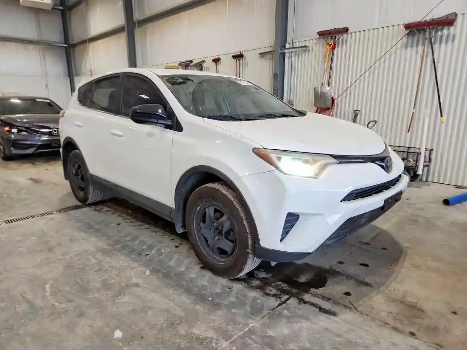 2T3BFREV7HW626040 2017 TOYOTA RAV4-3