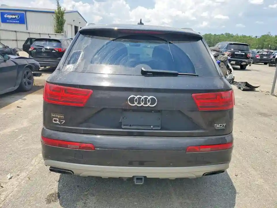 WA1VAAF78JD030011 2018 AUDI Q7-5
