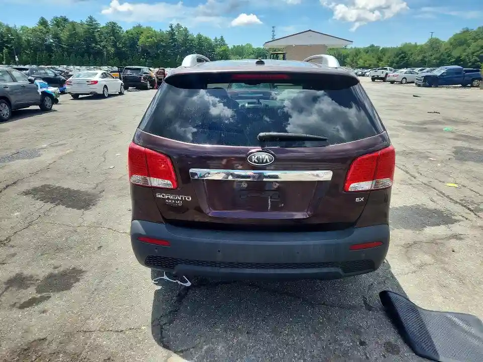 5XYKUDA10BG038465 2011 KIA SORENTO-5