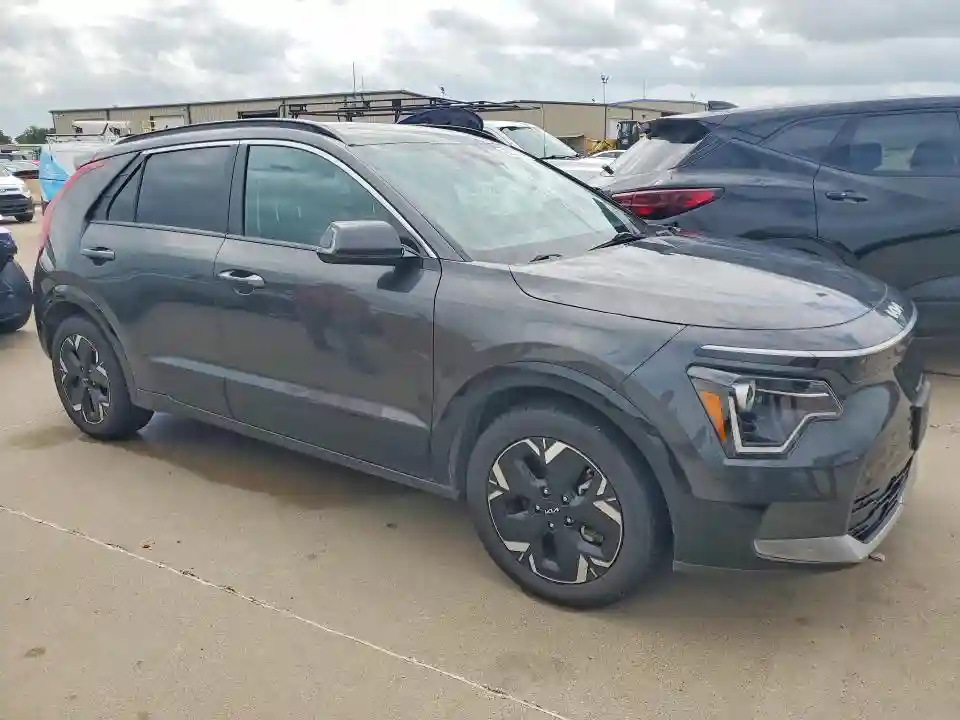 KNDCR3L16R5102153 2024 KIA NIRO-3