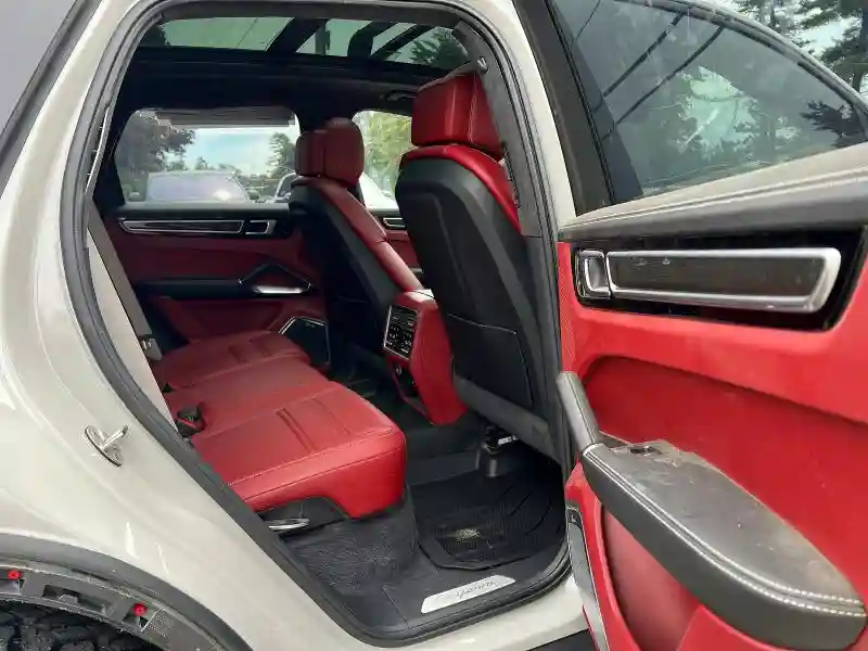 WP1AF2AY1MDA36070 2021 PORSCHE CAYENNE-5