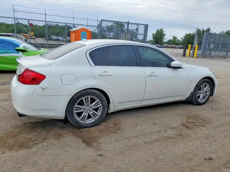 JN1CV6AR8FM520580 2015 INFINITI Q40-2