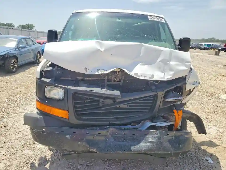 1GTW7FCA2C1185275 2012 GMC SAVANA-4