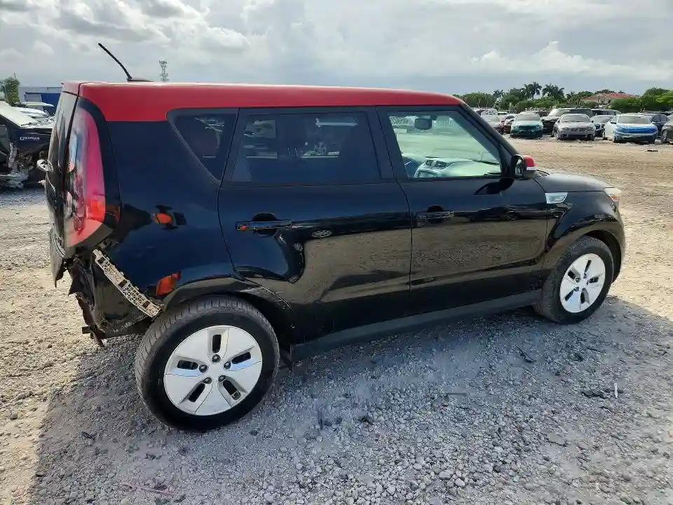 KNDJX3AE0F7002875 2015 KIA SOUL-2