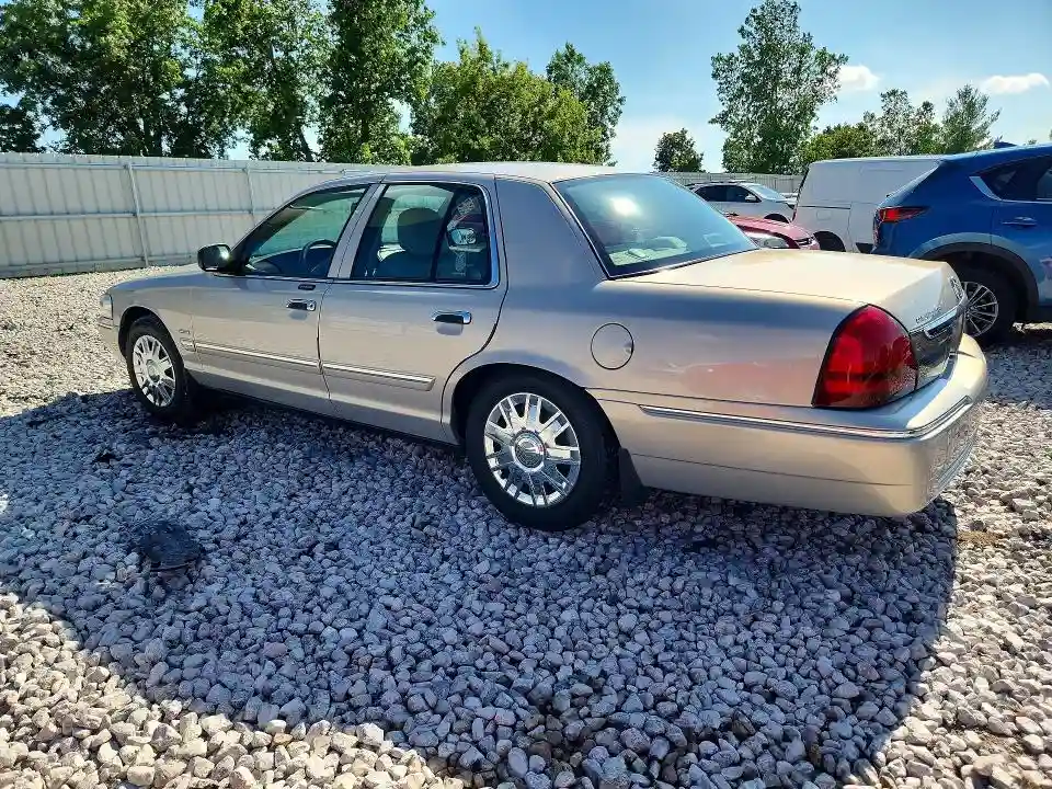 2MEBM7FV2AX630676 2010 MERCURY GRMARQUIS-1