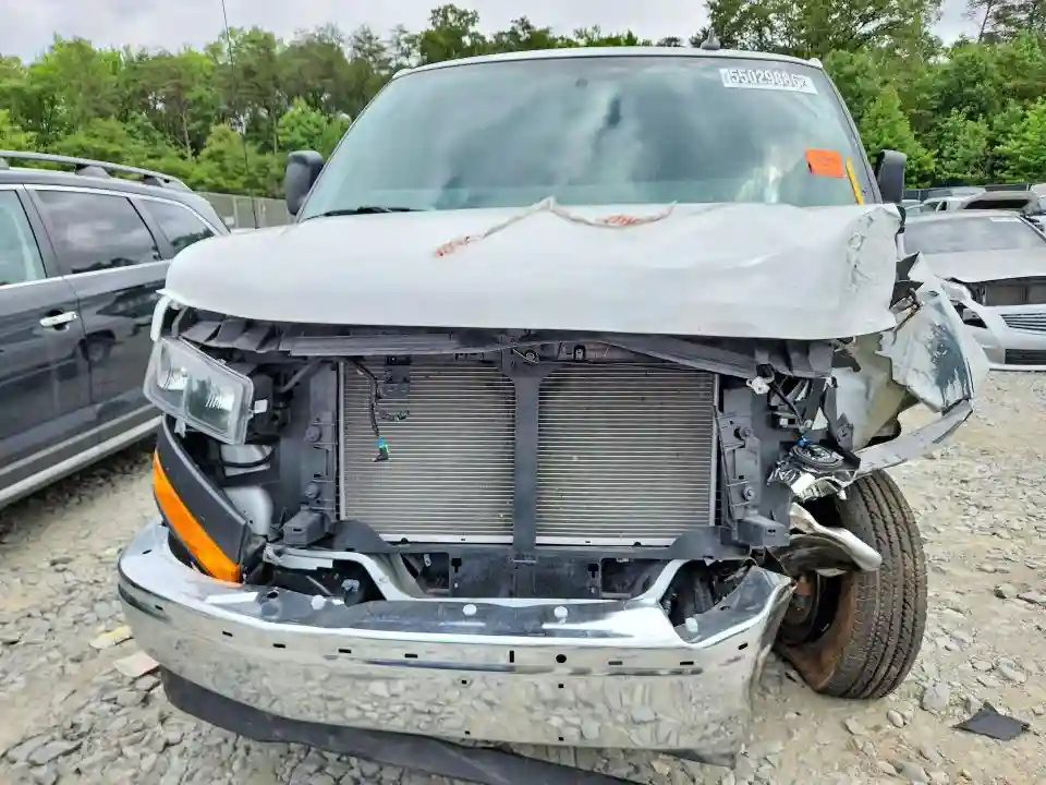 1GTW7AFP6S1169405 2025 GMC SAVANA-4