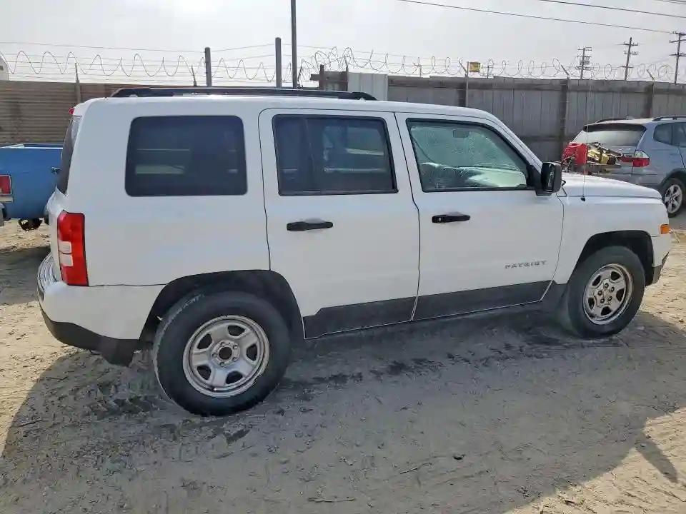 1J4NT1GA0BD236073 2011 JEEP PATRIOT-2