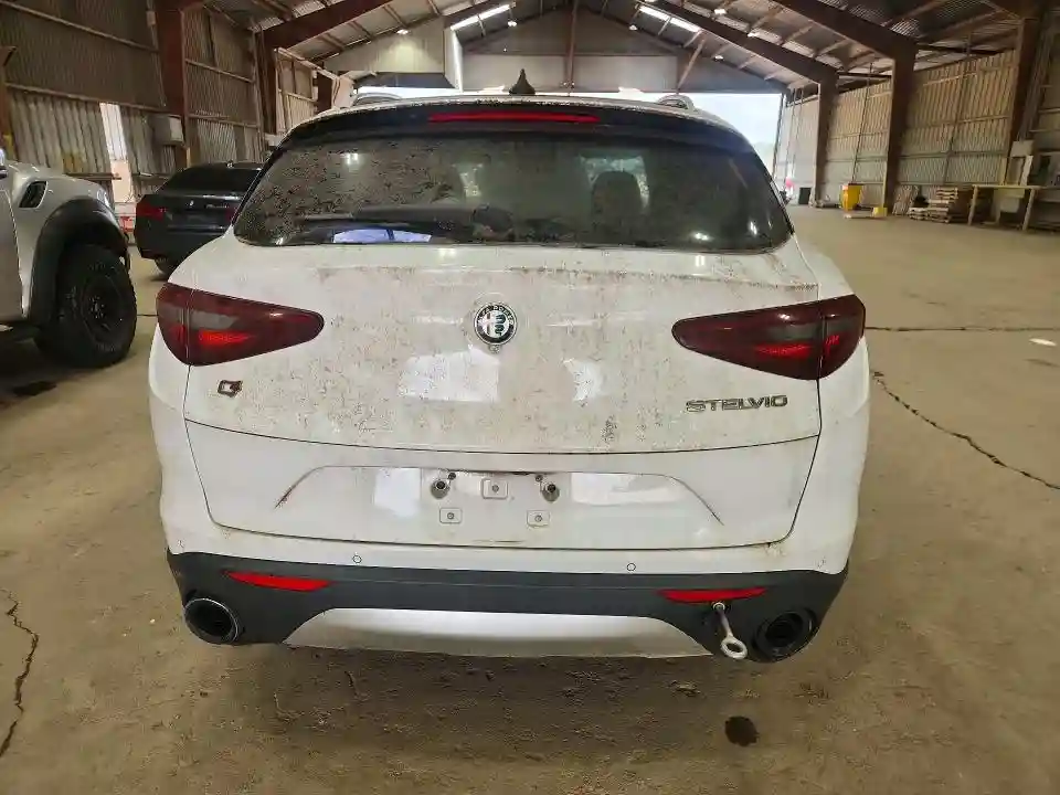 ZASFAKANXJ7B73781 2018 ALFA ROMEO STELVIO-5