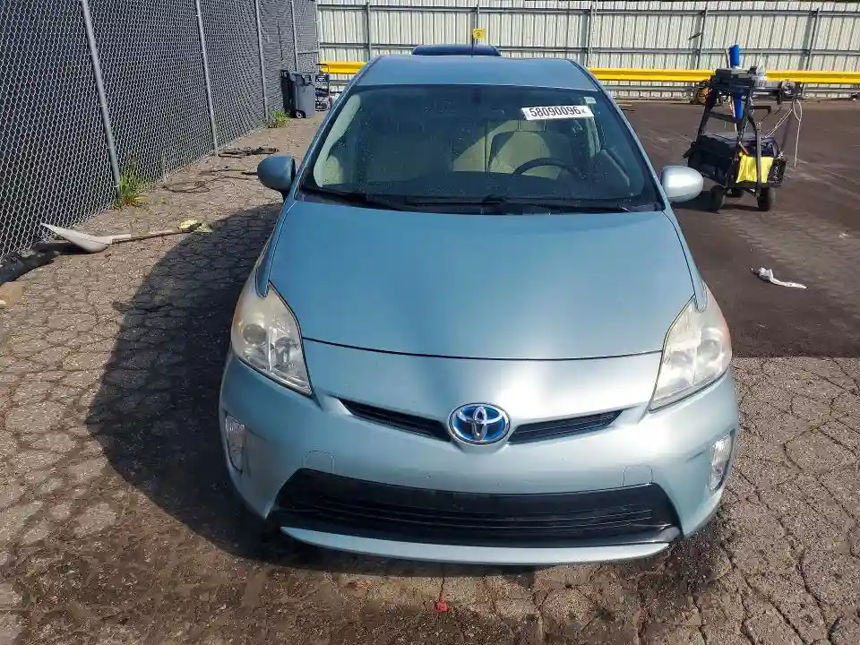 JTDKN3DU3D5644075 2013 TOYOTA PRIUS THRE-4