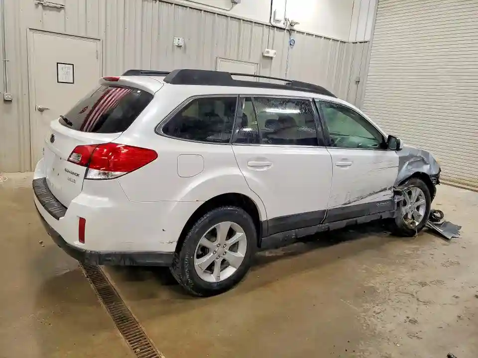 4S4BRBCC3D3251577 2013 SUBARU OUTBACK-2