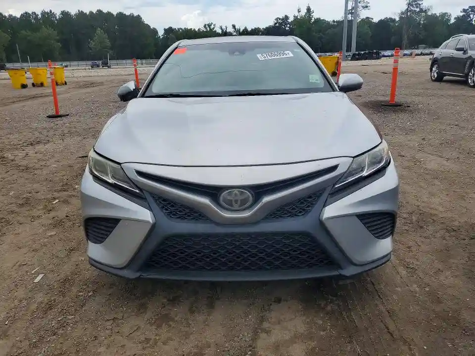 4T1B11HK9JU015345 2018 TOYOTA CAMRY-4