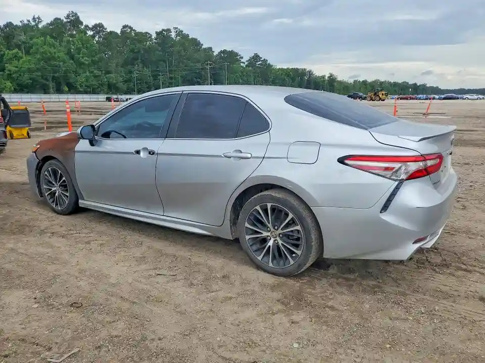 4T1B11HK9JU015345 2018 TOYOTA CAMRY-1