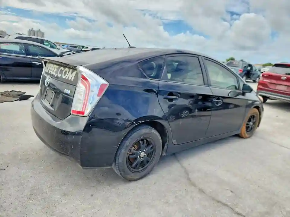 JTDKN3DU8C1600613 2012 TOYOTA PRIUS THRE-2