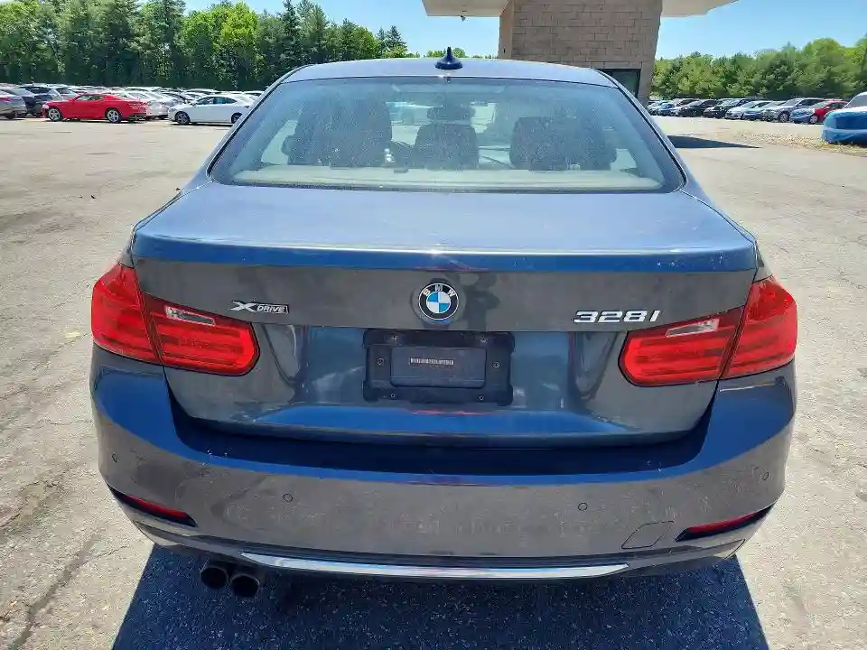 WBA3B5G55FNS19356 2015 BMW 3 SERIES-5