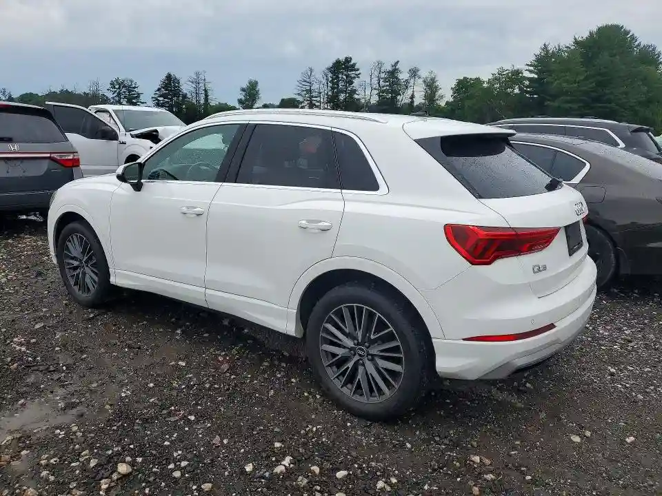 WA1AUCF39N1011117 2022 AUDI Q3-1