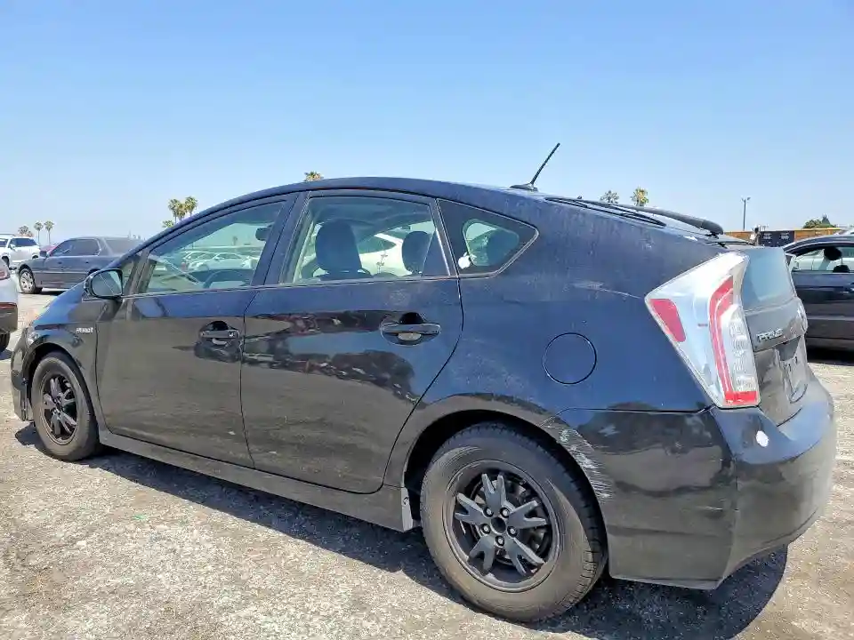 JTDKN3DU2E1739672 2014 TOYOTA PRIUS-1