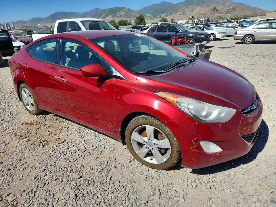 5NPDH4AE8DH212987 2013 HYUNDAI ELANTRA-3