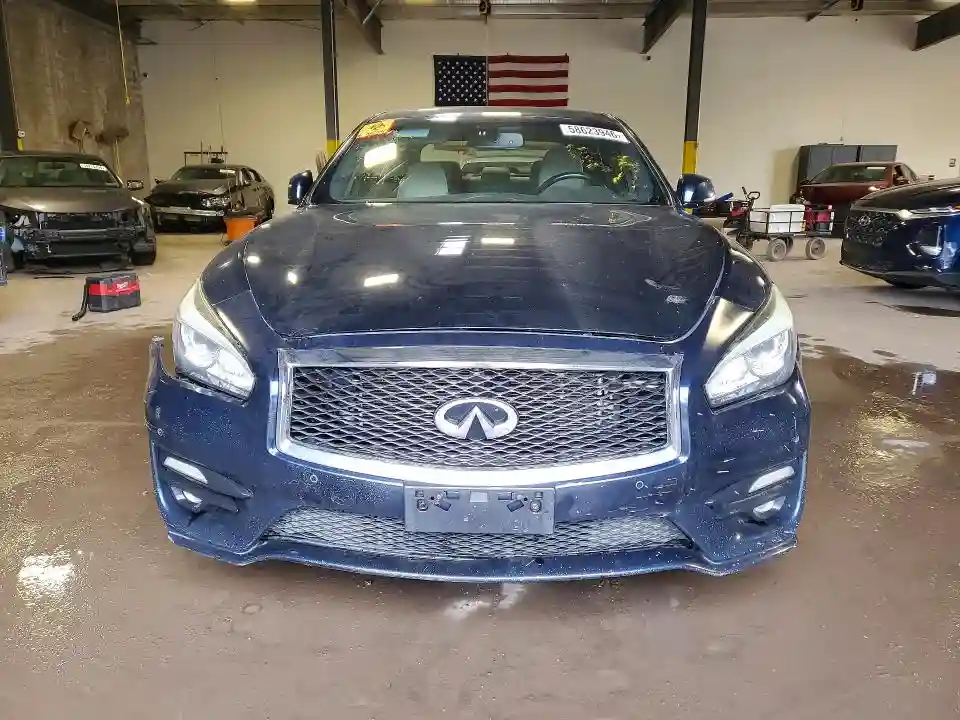 JN1BY1AR3FM562760 2015 INFINITI Q70-4
