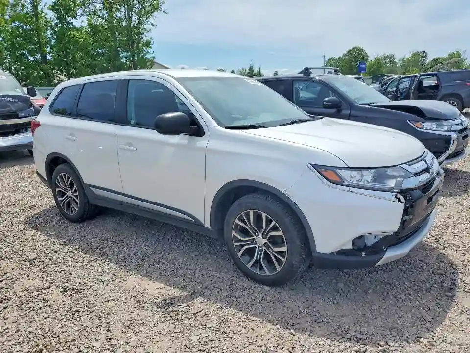 JA4AZ3A38JZ025529 2018 MITSUBISHI OUTLANDER-3