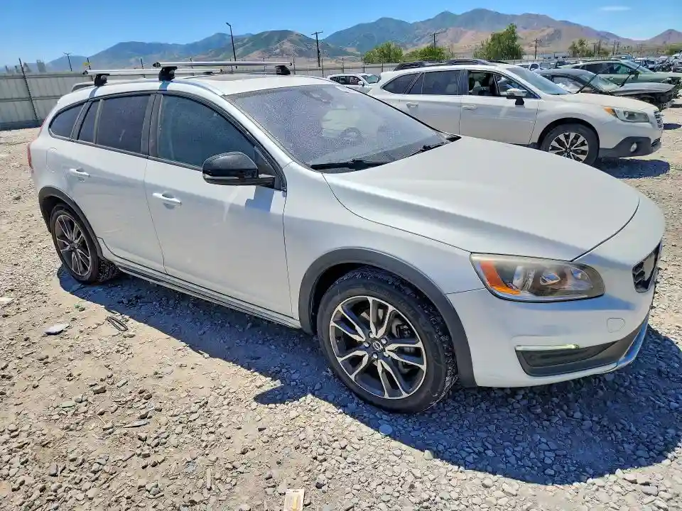 YV4612HK7G1003343 2016 VOLVO V60-3