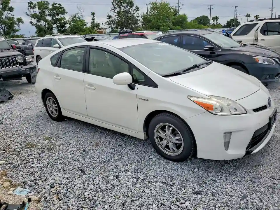 JTDKN3DU9E1780381 2014 TOYOTA PRIUS-3