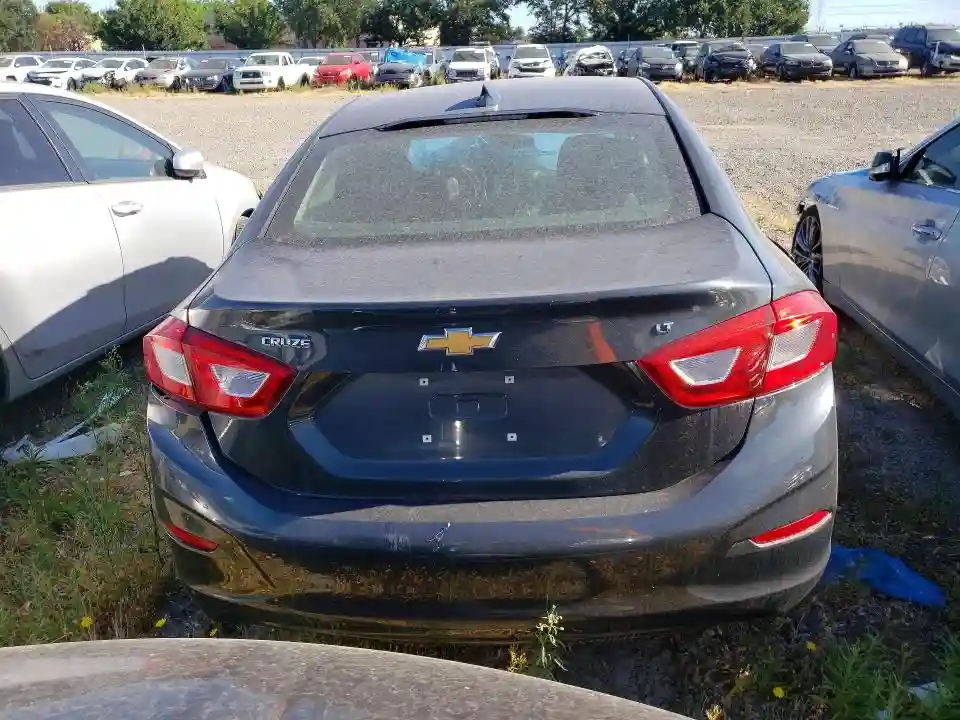 1G1BE5SM0J7204676 2018 CHEVROLET CRUZE-5