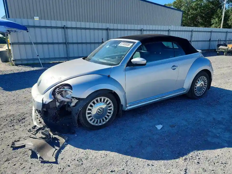 3VW507AT8GM805689 2016 VOLKSWAGEN BEETLE-0