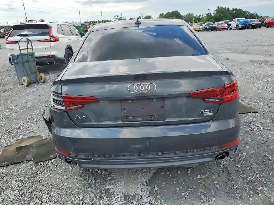 WAUKMAF43JN019978 2018 AUDI A4-5