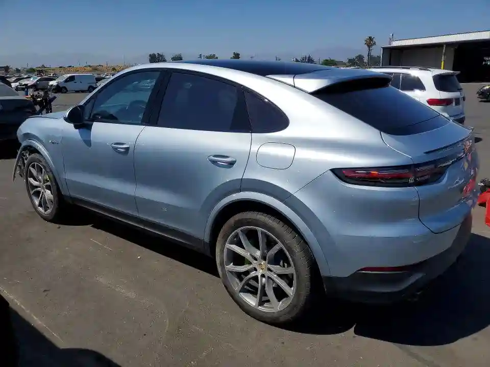 WP1BE2AY8NDA51058 2022 PORSCHE CAYENNE-1