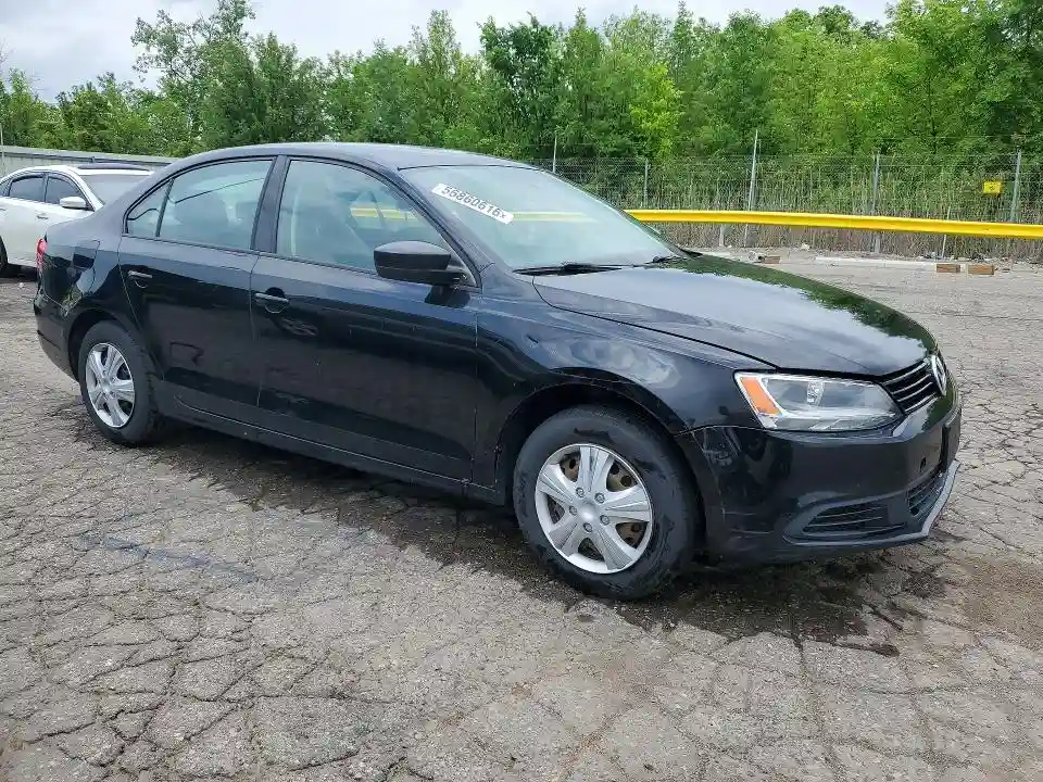 3VW2K7AJXEM319569 2014 VOLKSWAGEN JETTA-3