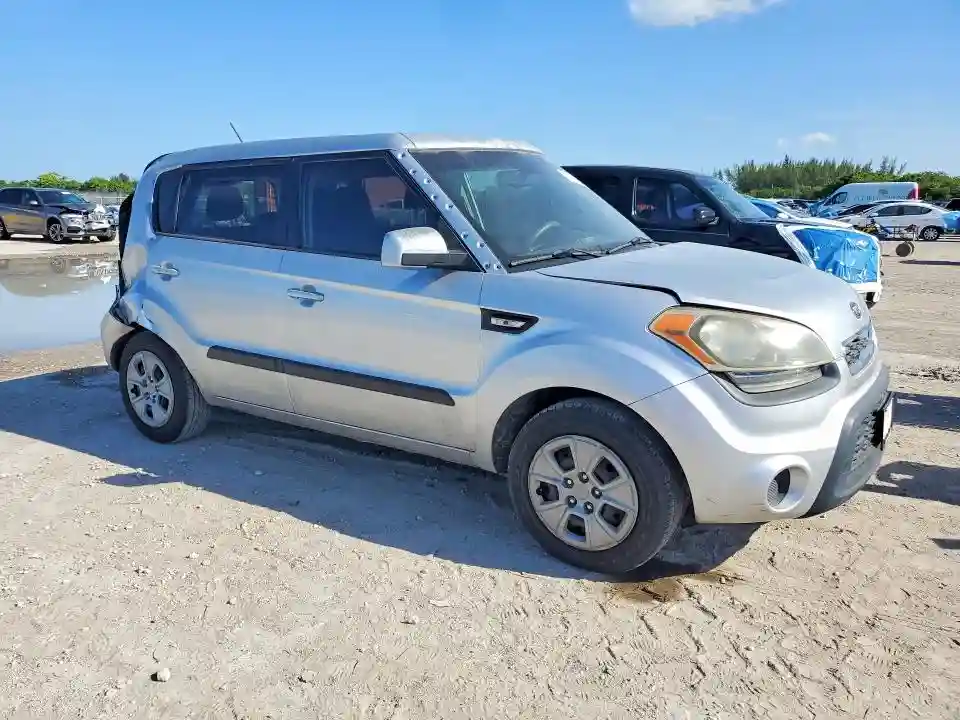 KNDJT2A53C7431428 2012 KIA SOUL BASE-3