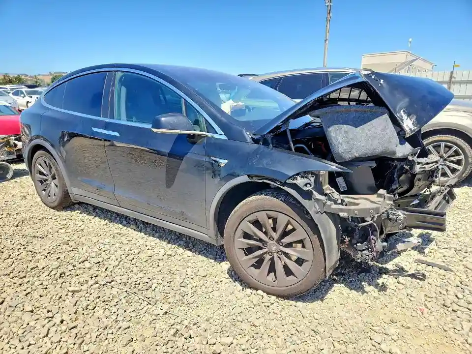 5YJXCBE23JF100107 2018 TESLA MODEL X-3