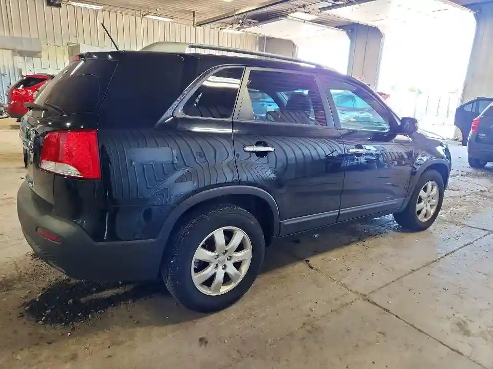 5XYKT3A62CG304899 2012 KIA SORENTO-2